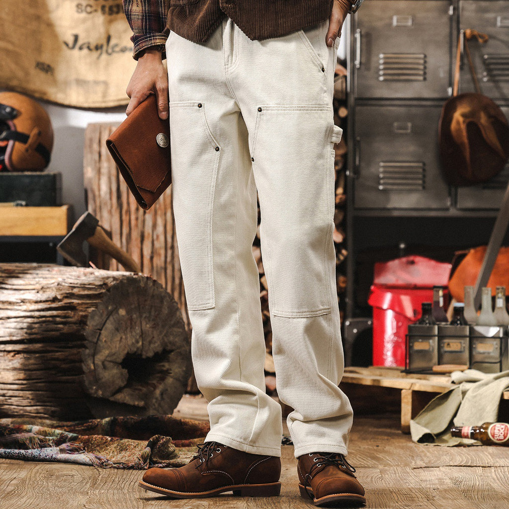 Loose-fitting vintage white jeans
